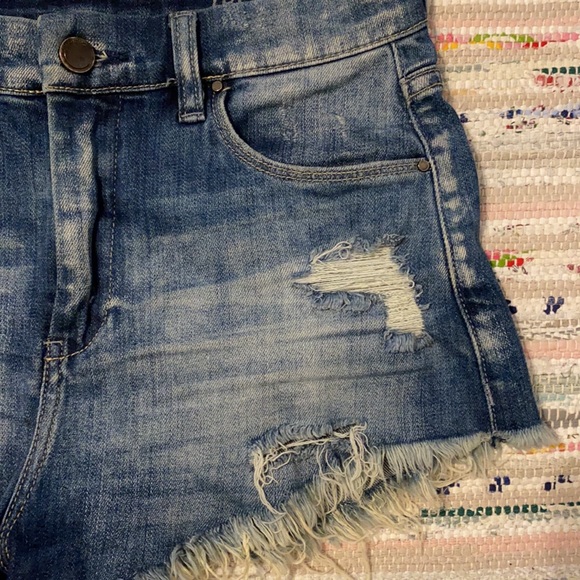 BLANK NYC Cut Off Shorts size 26 - Picture 4 of 12